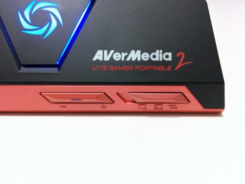 AVerMedia AVT-C878の音量調整スイッチとモード切替スイッチ