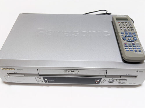 Panasonicのビデオデッキ・NV-HV7G本体とリモコン