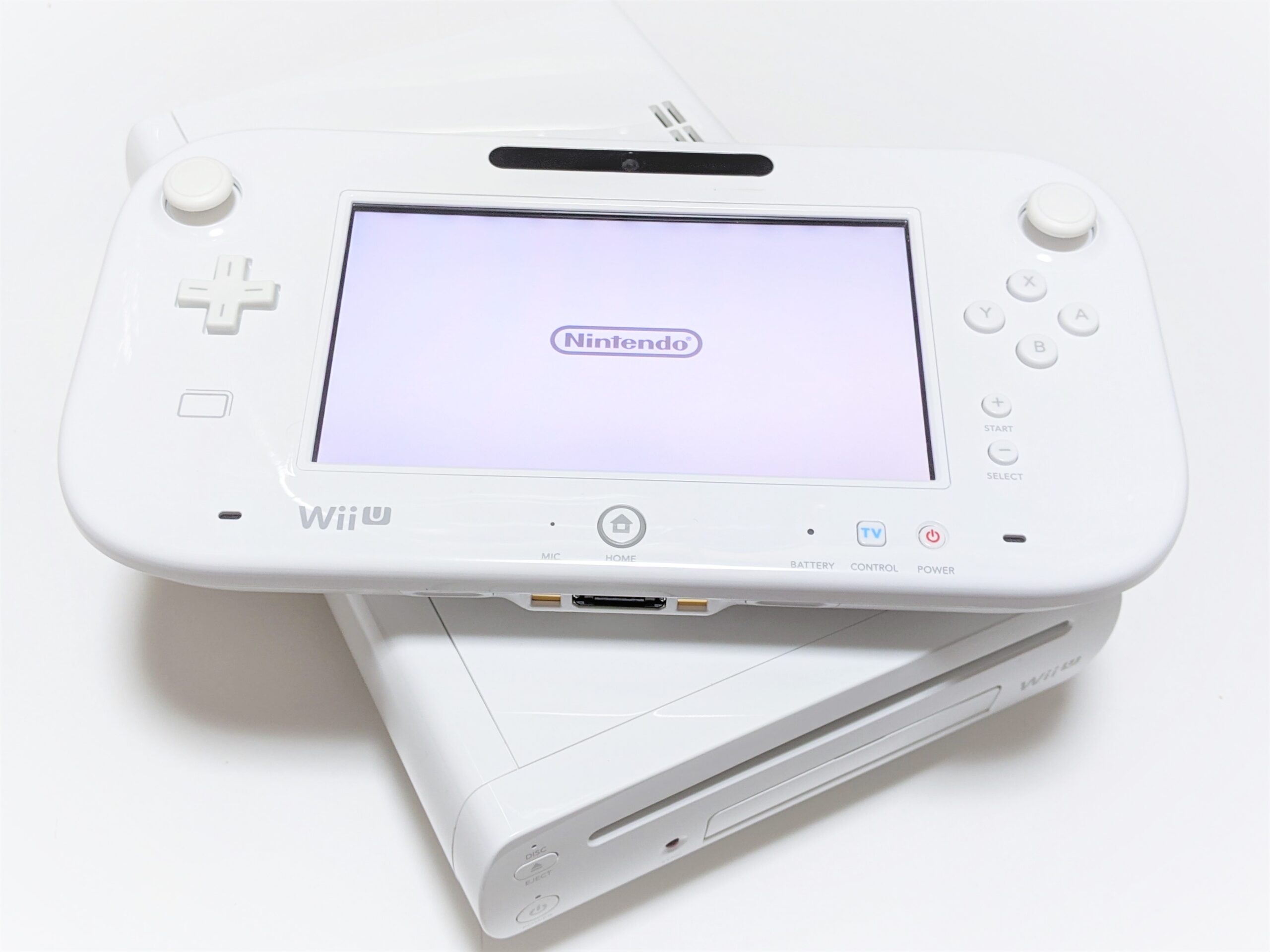 Wii U本体とWii U GamePad